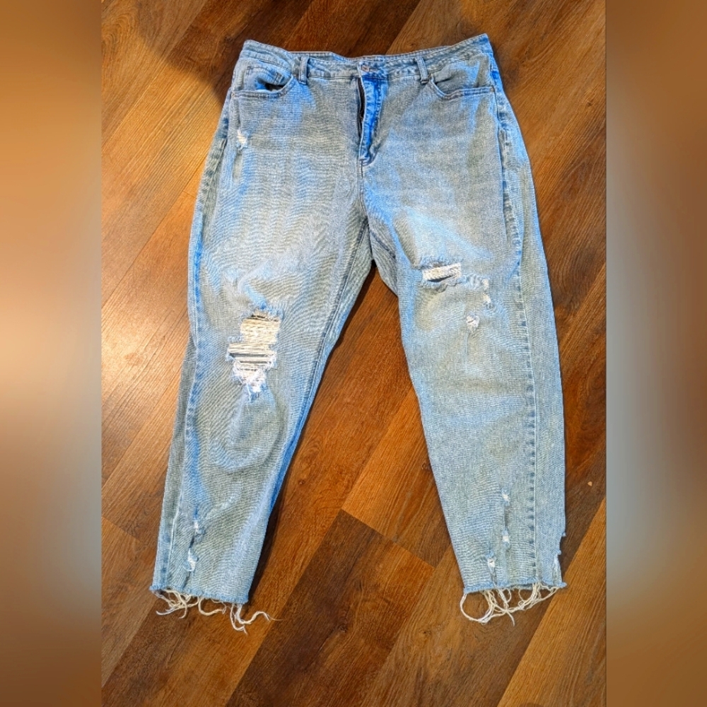 Distressed Blue Women's Jeans size 18 Vanilla Star Just Above Ankle Length